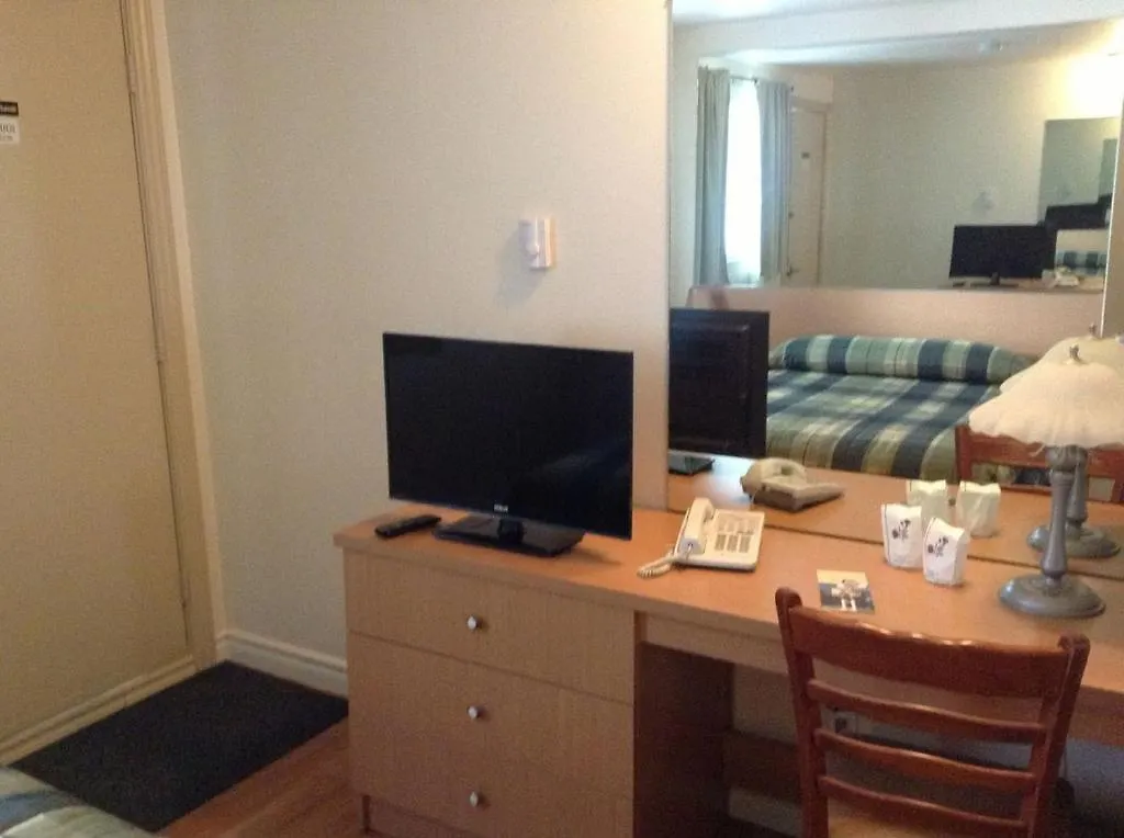 Motel Chevalier Quebec City 2*,