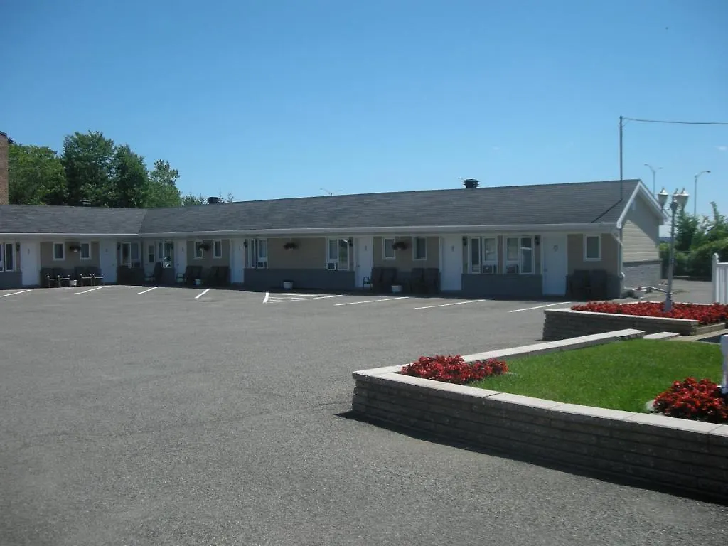**  Motel Chevalier Quebec City Canada