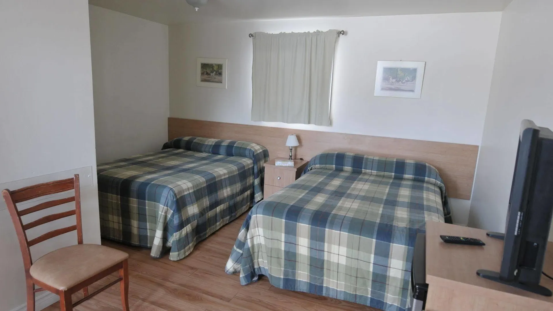 **  Motel Chevalier Quebec City Canada